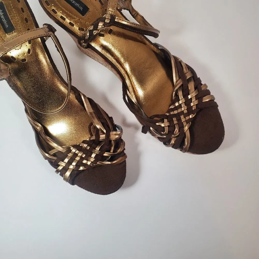 Xhilaration brown and gold wedges